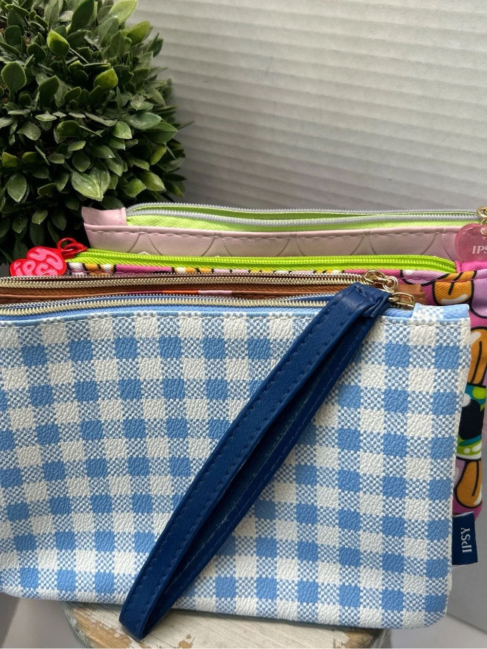 IPSY Makeup Bag Lot of 4 Cosmetic Pouches Wristlet  Travel Organizer Summer Vibe